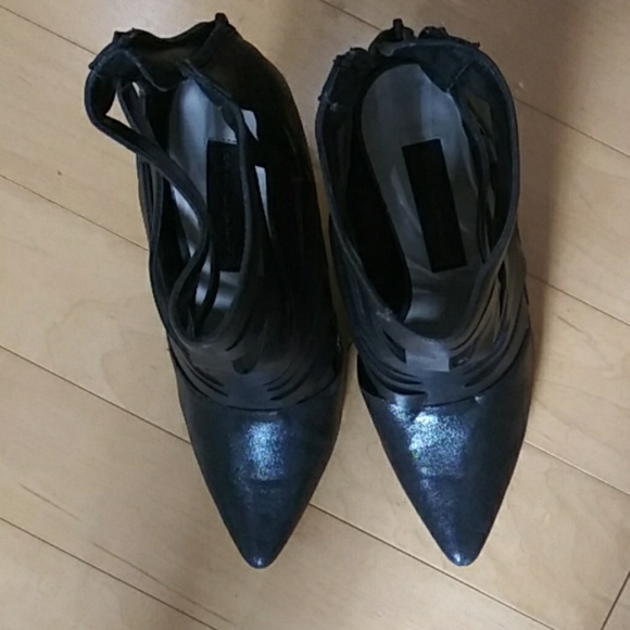 Steven Black leather stilleto booties with cutouts - Picture 4 of 4